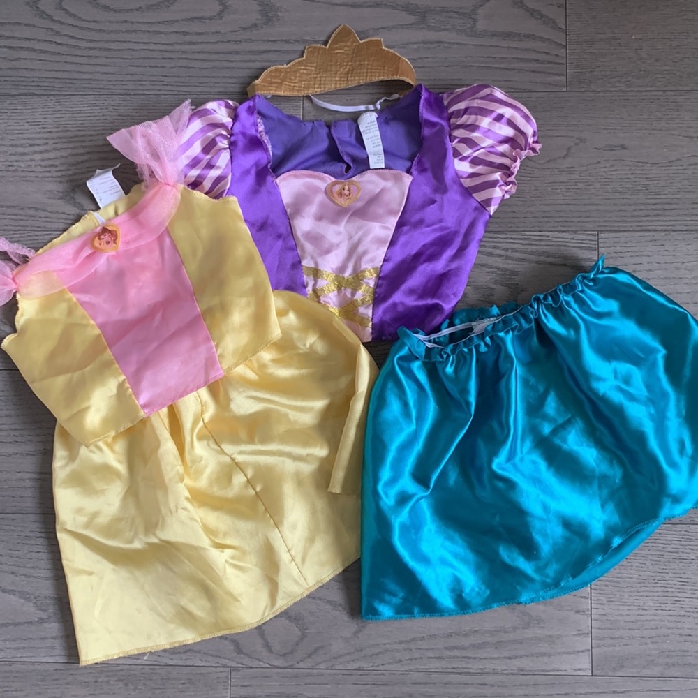4/$12 👧🏻 Disney Princess Costumes (fits sizes 4-6)